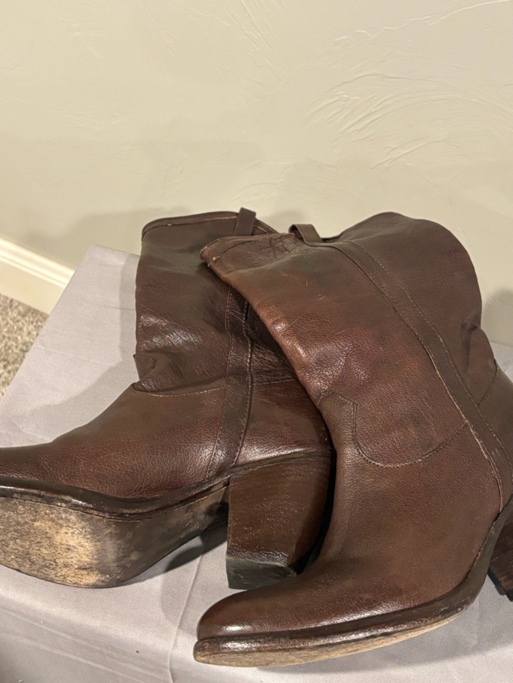 Fry’s Women's Brown Leather Mid-Calf Boots - Picture 4 of 5